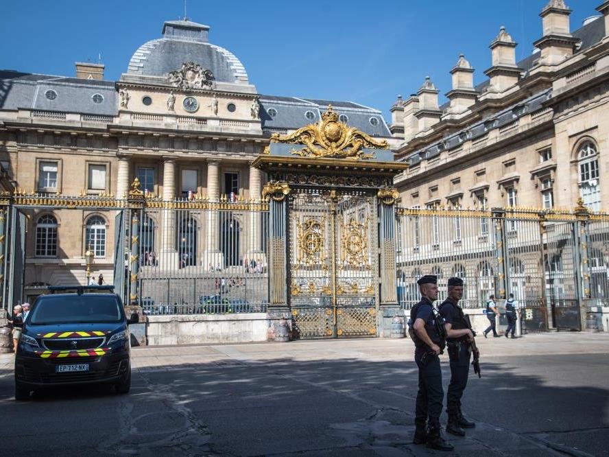 Fransa'daki terör saldırılarının baş şüphelisi saldırıları açıkça üstlendi