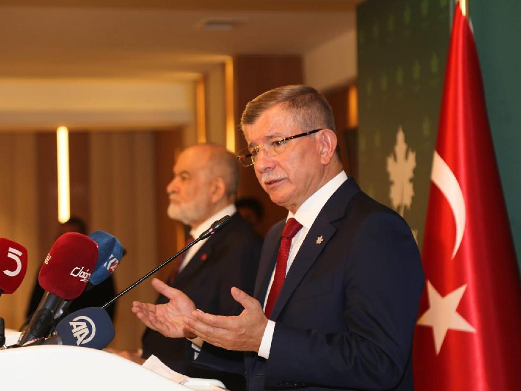 Davutoğlu ve Karamollaoğlu'ndan Cumhurbaşkanı adaylığı ve erken seçim açıklaması