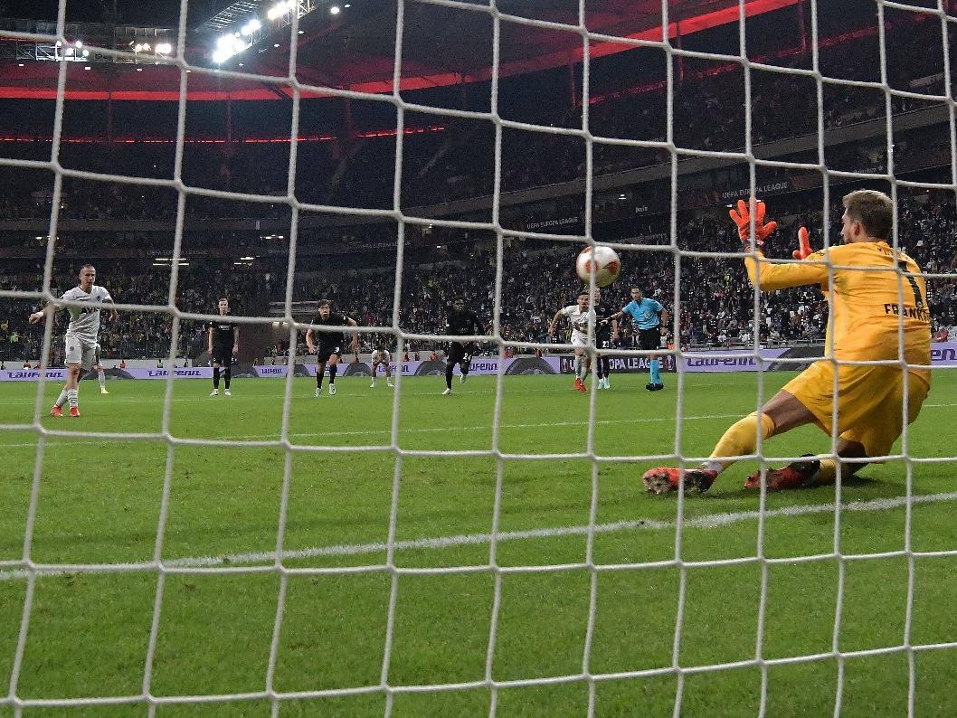 Eintracht Frankfurt Fenerbahçe maçında penaltı tartışması! Neden tekrar edilmedi?