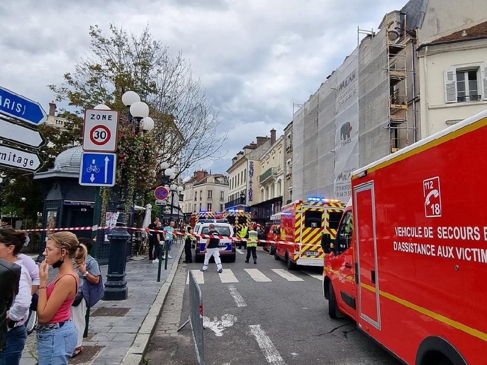 Fransa'da bir sürücü iki restorana daldı: 6 yaralı