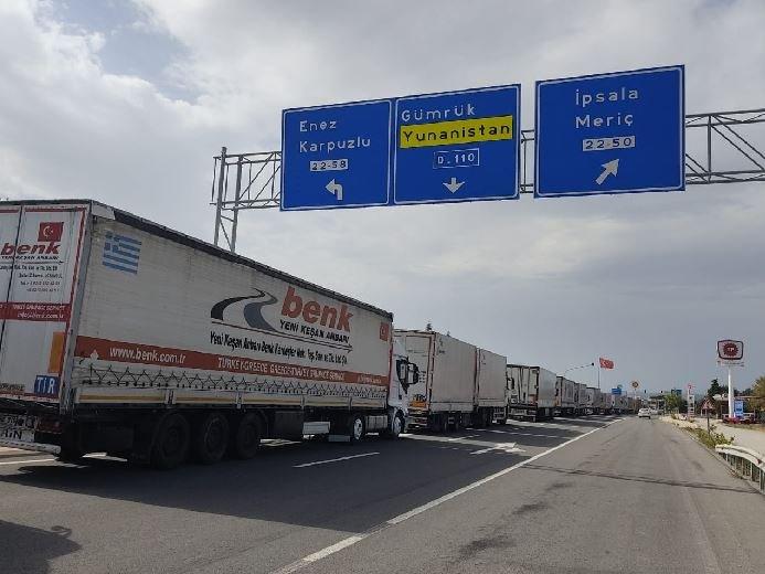 TIR şoförlerinin 'kaçak göçmen' nöbeti