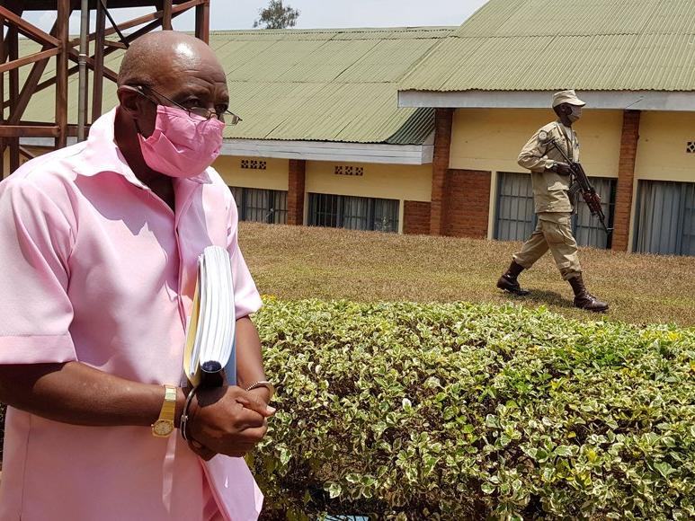 Hotel Ruanda'nın "kahraman" otel yöneticisi terör suçu işlemiş