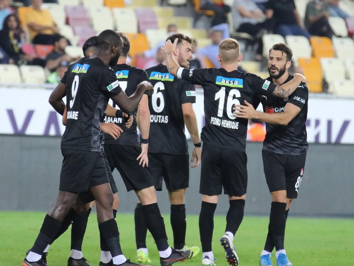 Sivasspor ligde ilk kez kazandı, Yeni Malatyaspor galibiyeti unuttu
