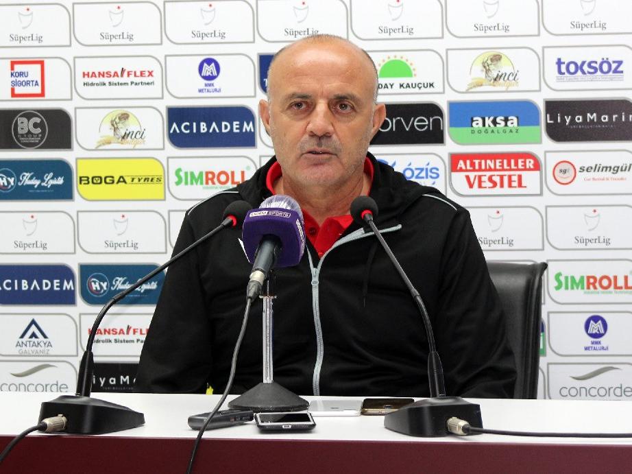 Bursaspor’un yeni teknik direktörü Özcan Bizati oldu