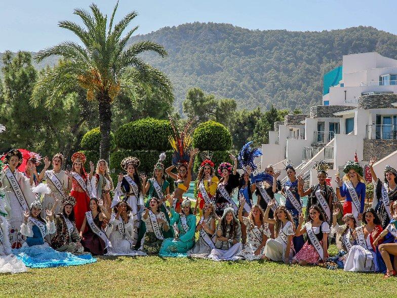 40 ülke güzeli Antalya'da kampa girdi