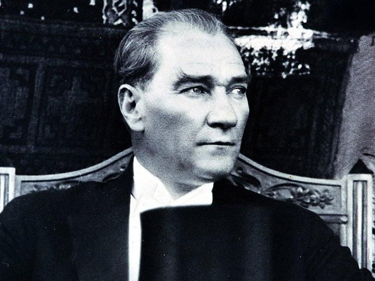 Atatürk’e hakaret cezasız kaldı