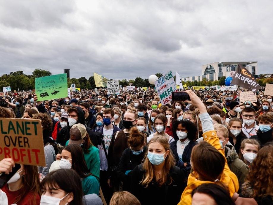 Almanya’da genel seçimler öncesinde iklim protestoları