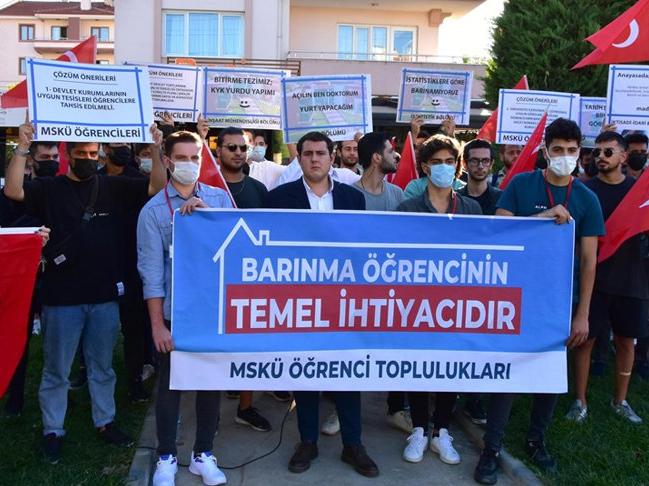 Muğla'da üniversite öğrencilerinden 'barınma' protestosu