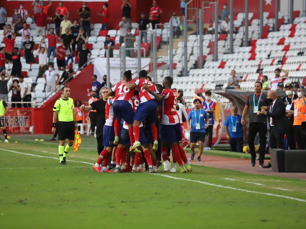 Antalyaspor-Yeni Malatyaspor maçında üç puan son dakikada geldi