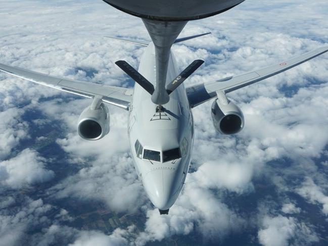 NATO tatbikatında Türk uçağına havada yakıt ikmali