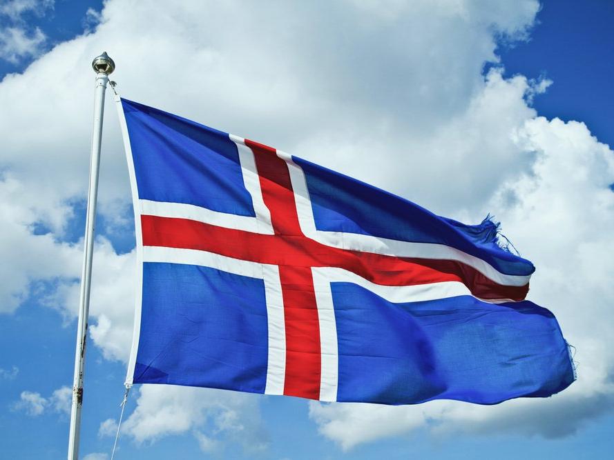 İzlanda'da oylar yeniden sayıldı: Çoğunluk erkeklere geçti