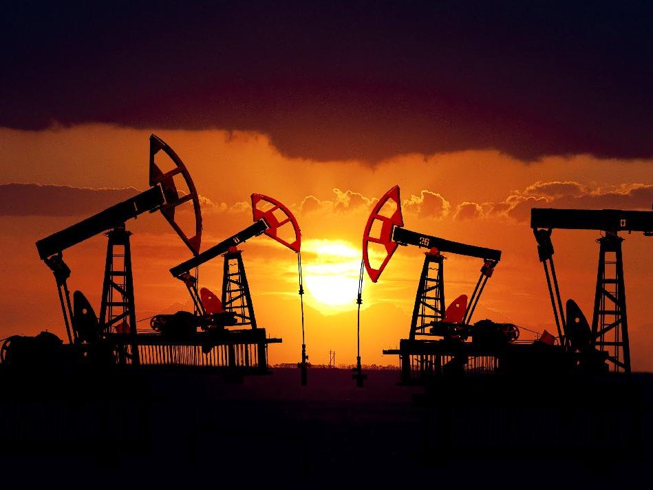 Goldman Sachs yıl sonu petrol fiyatı tahminini 90 dolara yükseltti