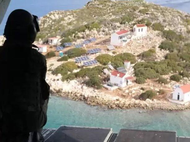 Kaş'tan yüzerek Yunanistan'a geçen iki Türk tutuklandı