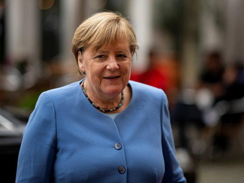 Merkel 15 bin euro emekli maaşı alacak