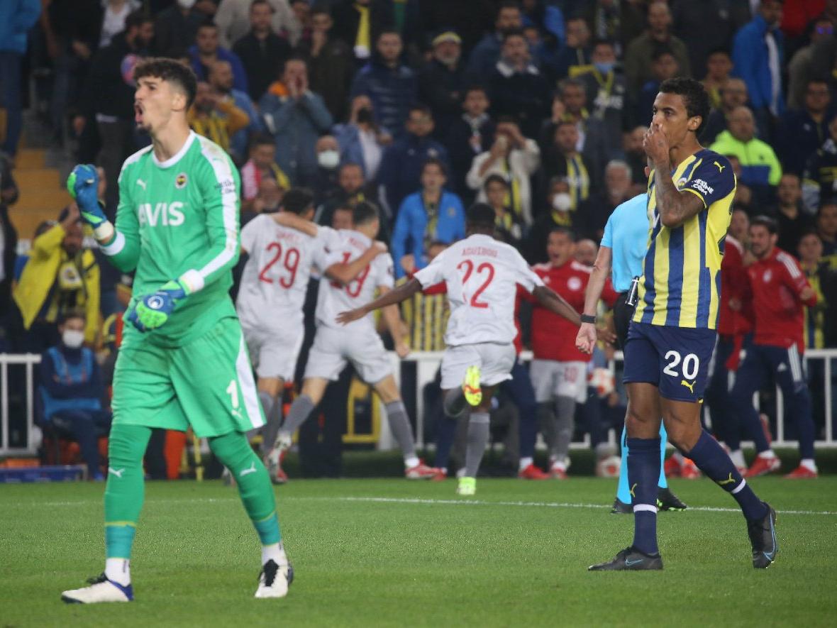 Fenerbahçe, Olympiakos karşısında bozguna uğradı: 0-3