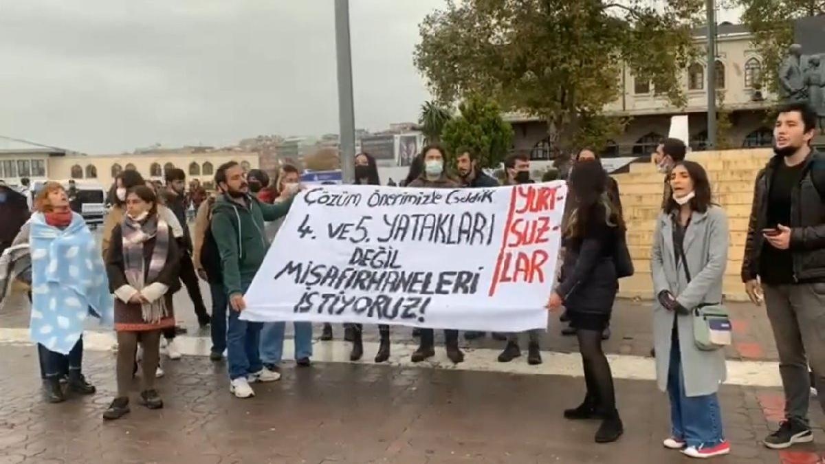 İstanbul'da 'barınamıyoruz' eylemi: Devlet misafirhaneleri öğrencilere açılsın