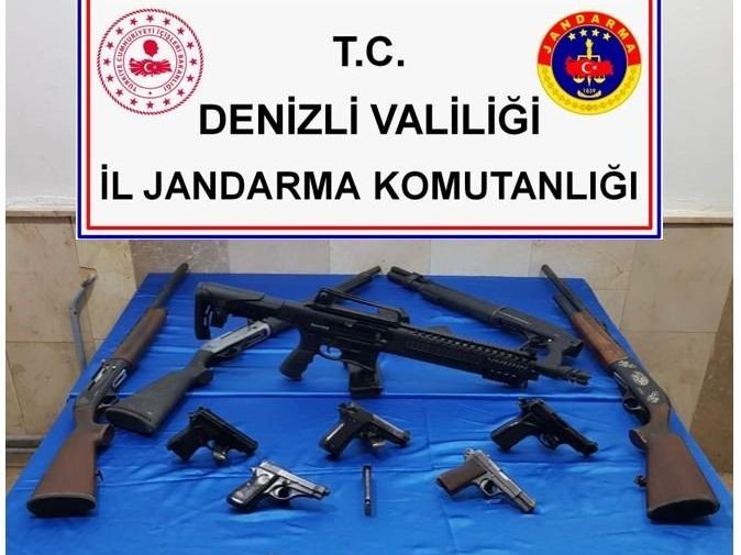 Ev ve işyerini cephaneliğe dönüştürmüşler