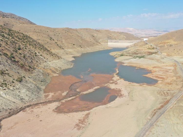 AKP'li Elazığ Belediyesi: Hamzabey Barajı'nda içme ve kullanma suyu bitti