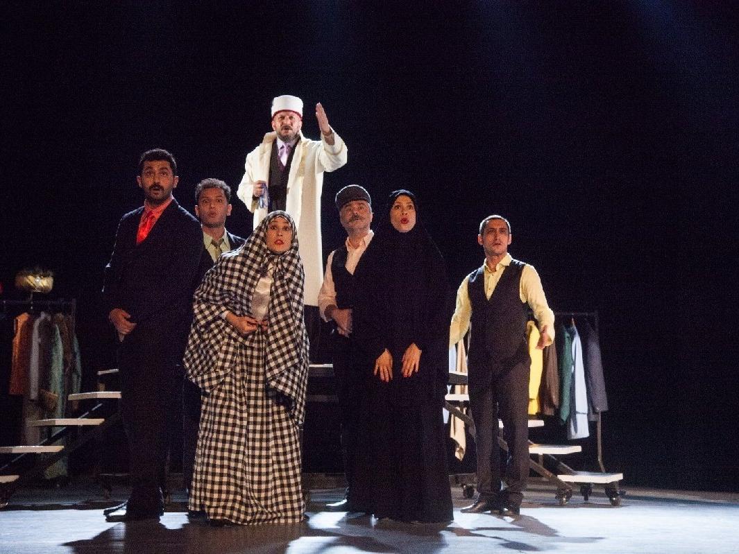 İzmir Şehir Tiyatroları, 70 yıl sonra Azizname ile perdelerini açtı