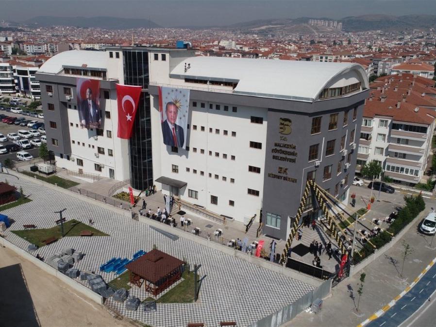 Kızılay'ın toplanan bağışlarla yaptırdığı öğrenci yurdu AKP'li belediyenin hizmet binası oldu