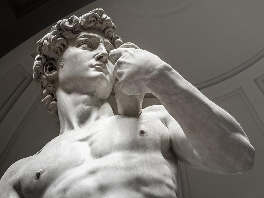 Dubai'de sergilenen Michelangelo'nun Davut heykeli sanat dünyasını karıştırdı