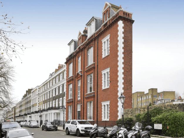 Londra'nın en ince evi 1 milyon dolara satışa çıktı