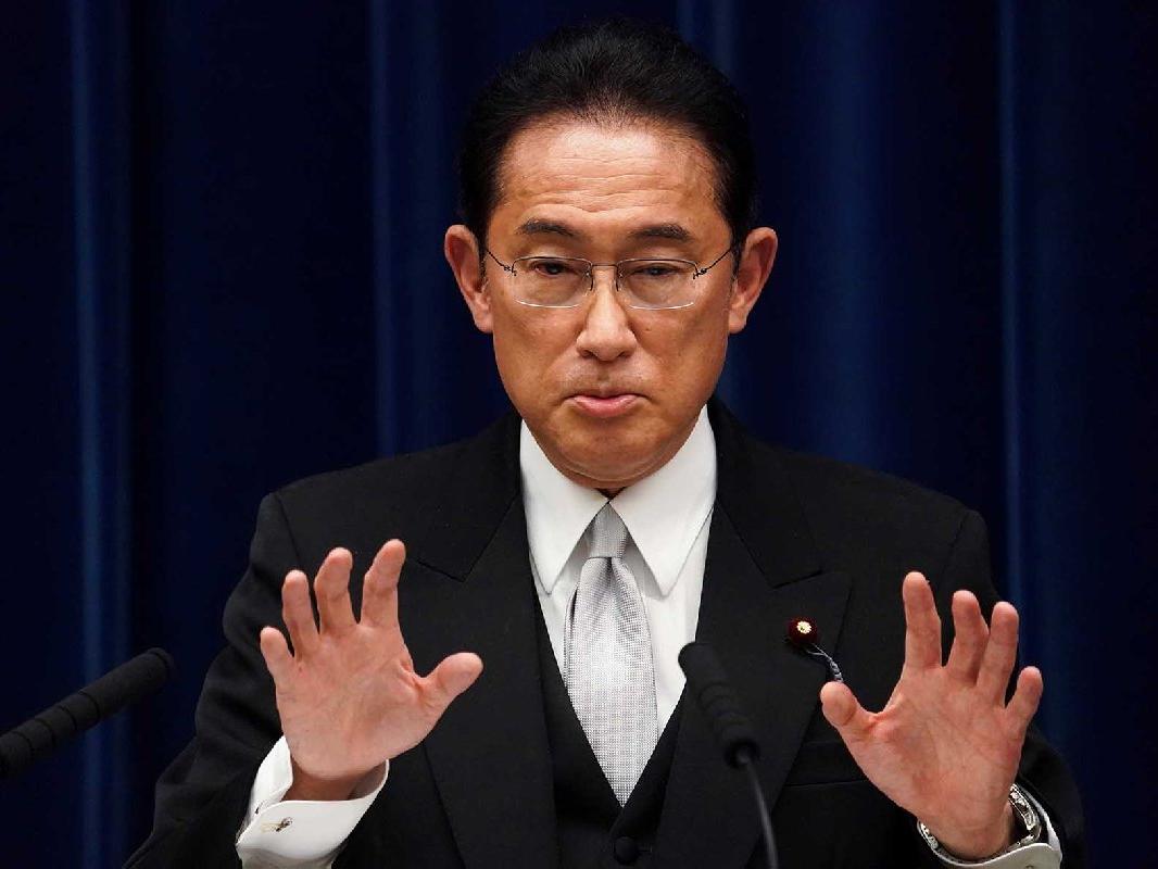 Japonya'nın yeni Başbakanı Kishida'dan ilk temas: Biden'la görüştü