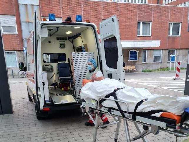 Almanya'da felç geçirdi, ambulans uçakla İstanbul'a nakledildi