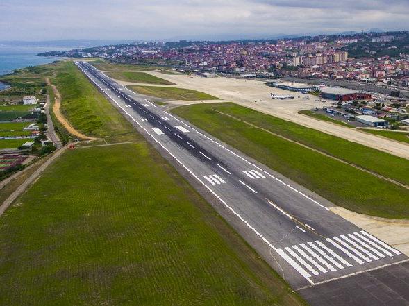 58 milyon lira çatlaktan aktı gitti, Trabzon Havalimanı yine kapatıldı
