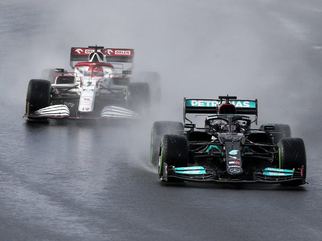 Formula 1 Türkiye Grand Prix'inde Hamilton kazandı ancak ilk sıra Bottas'ın