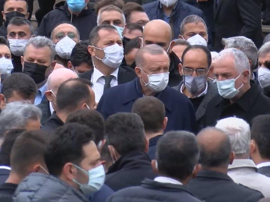 Erdoğan, iş insanı Hacı Ahmet Gür'ün cenazesine katıldı