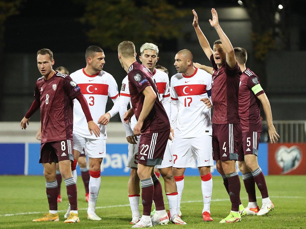 Letonya-Türkiye maçında nefes kesen final! Son saniye penaltısıyla üç puan
