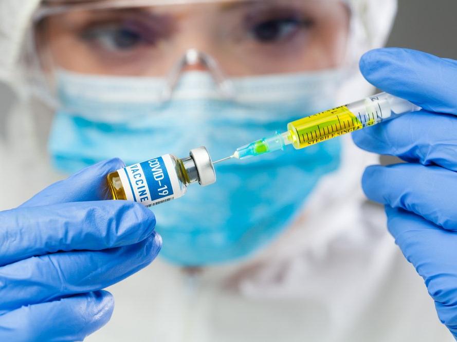 Rusya'ya şok edici suçlama: AstraZeneca aşısını çalıp, kendi aşılarını geliştirdiler