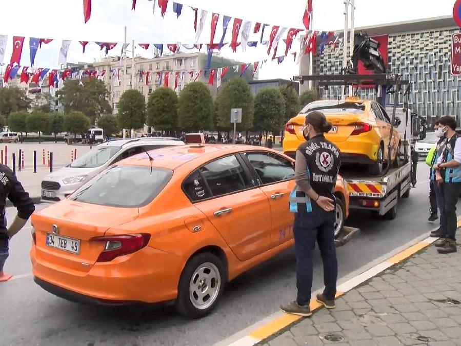 Taksim'de turist isyan etti, taksi10 gün trafikten men edildi