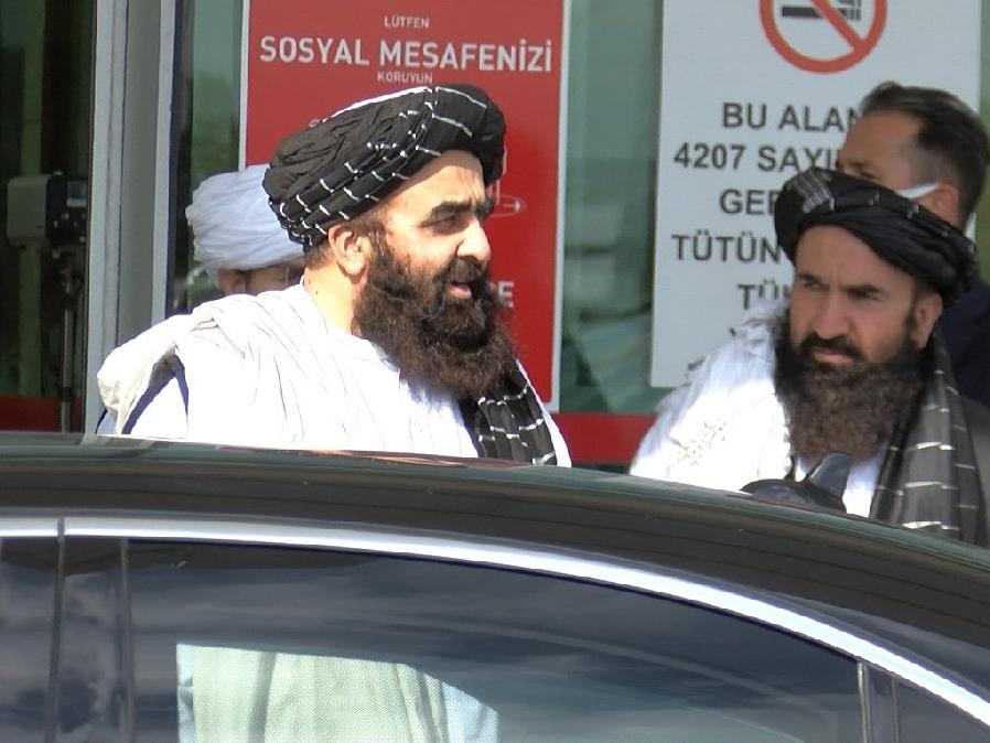 Taliban heyeti VIP'den geçti, Türkiye'ye geldi