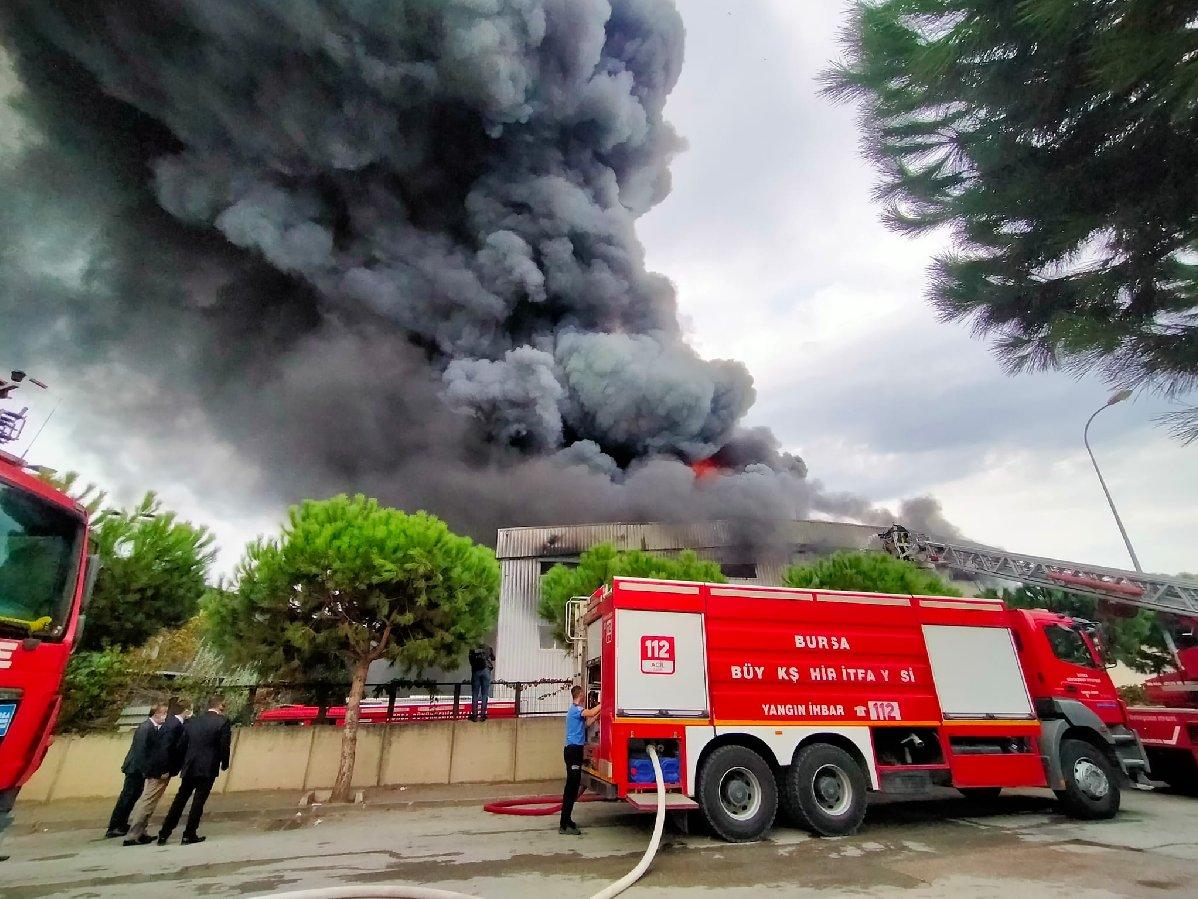 Bursa'da tekstil fabrikasında büyük yangın