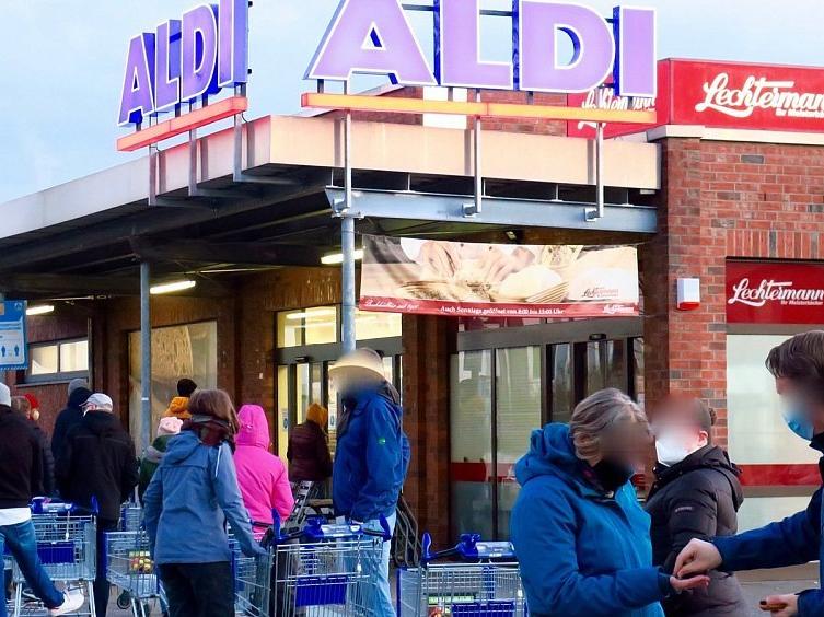 Almanya'da aşısızlara market yasağı