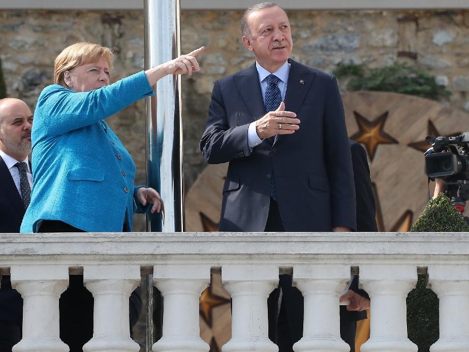 Merkel'den veda ziyareti... Cumhurbaşkanı Erdoğan, 'Boğaz'ı anlattı