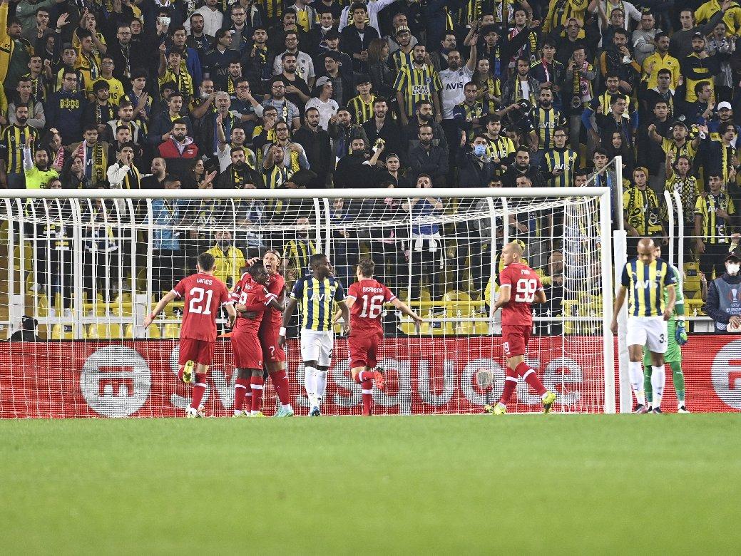 Samatta Fenerbahçe ağlarını havalandırdı, tarihe geçti