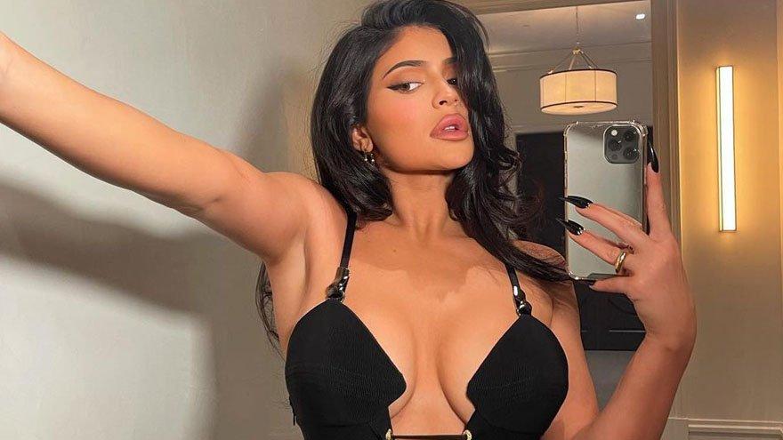 Kylie Jenner'dan hamilelik pozu