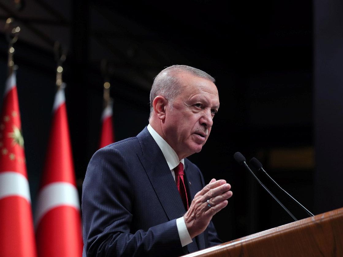 Financial Times: "Erdoğan'ın büyükelçi hamlesi TL üzerindeki baskıyı artırıyor"