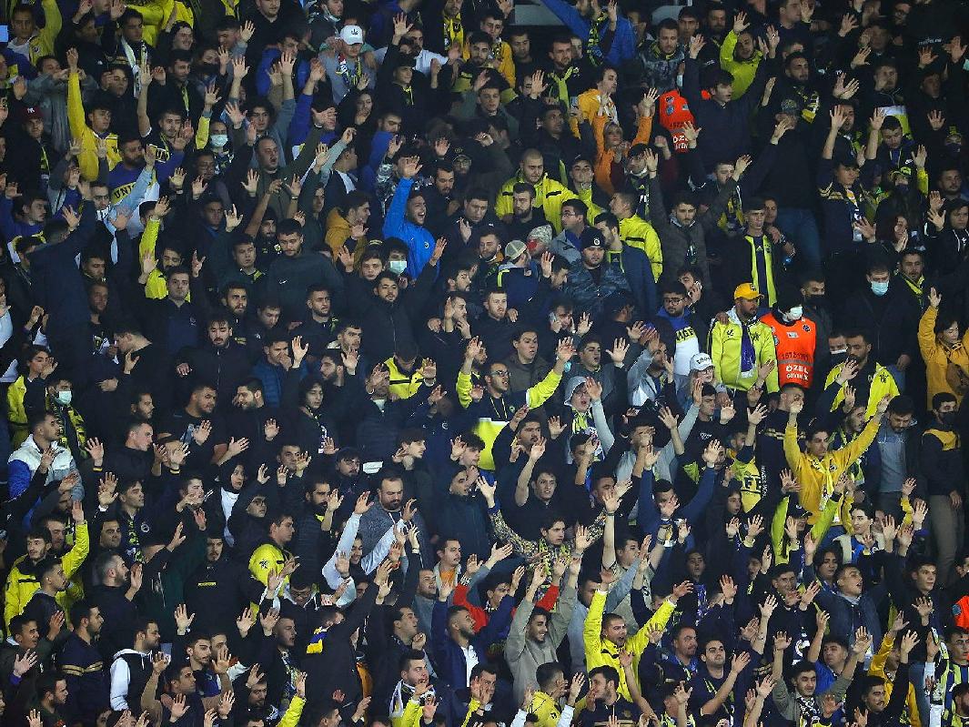 Fenerbahçe tribünleri gürledi