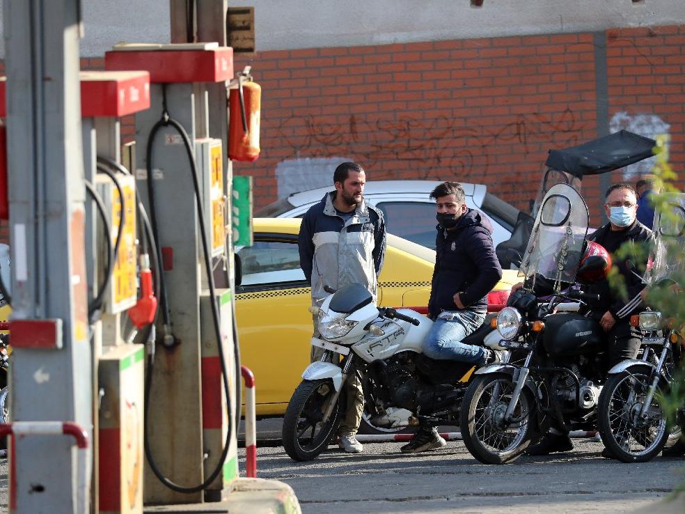 İran Petrol Bakanı akaryakıt krizi nedeniyle halktan özür diledi