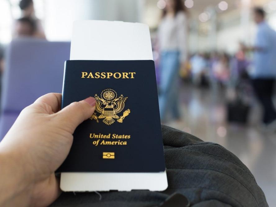 Amerika'da cinsiyeti X olarak işaretlenen ilk pasaport çıkarıldı