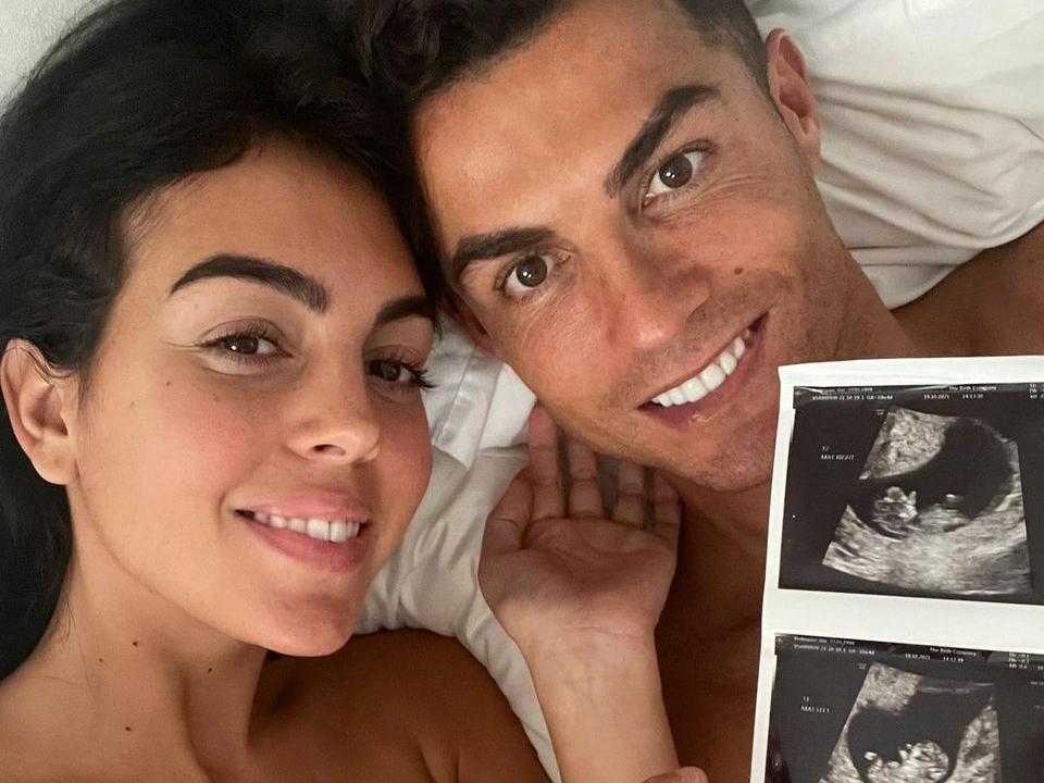 Cristiano Ronaldo ve Georgina Rodriguez ikiz bebeklerinin olacağını açıkladı