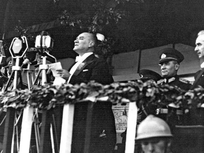 Atatürk'ün cumhuriyet ile ilgili sözleri: En güzel Atatürk fotoğrafları…