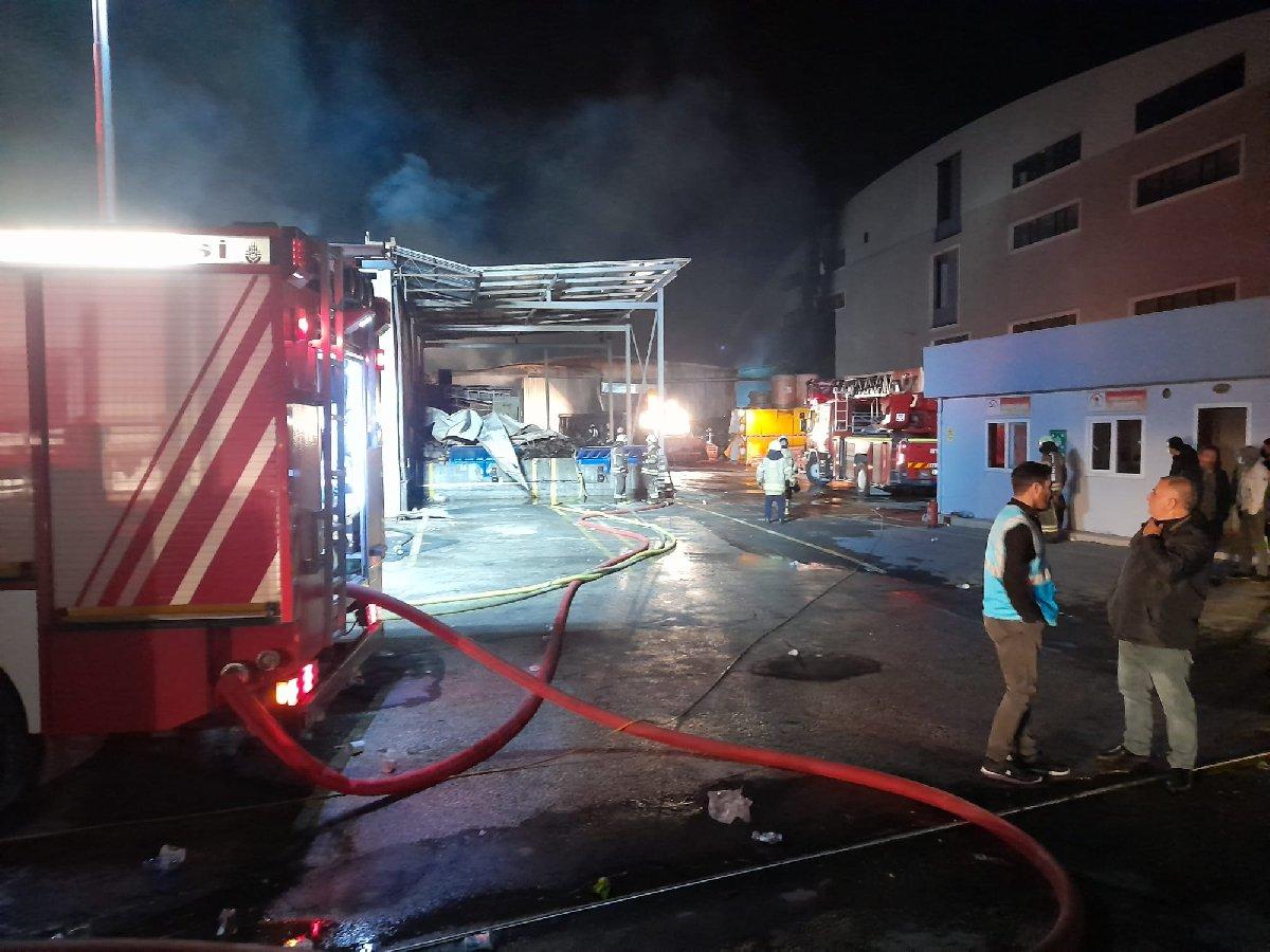 İstanbul'da ambalaj fabrikasında yangın: 1 işçi hayatını kaybetti