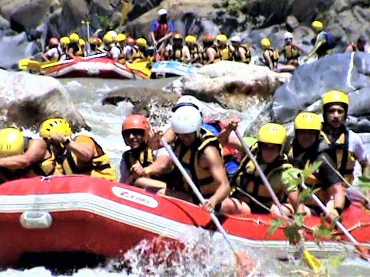 Adrenalin tutkunlarına Dalaman’da rafting keyfi