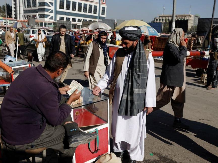 Taliban, yabancı para birimlerini yasakladı