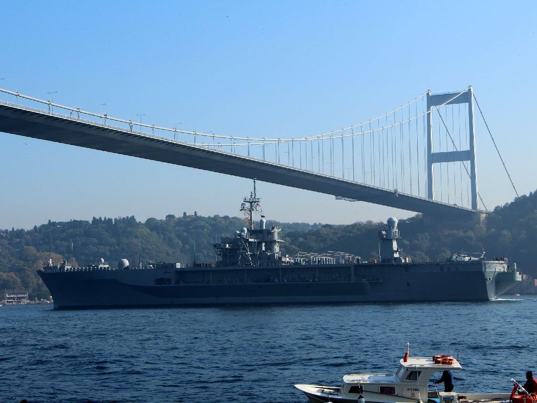 ABD savaş gemisi Karadeniz'e açıldı